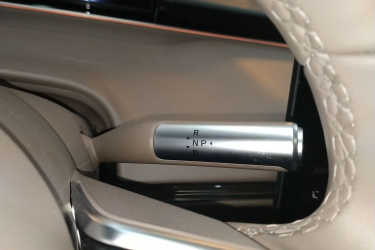 鸿蒙智行 智界R7 2025款 增程 251km Max局部细节18