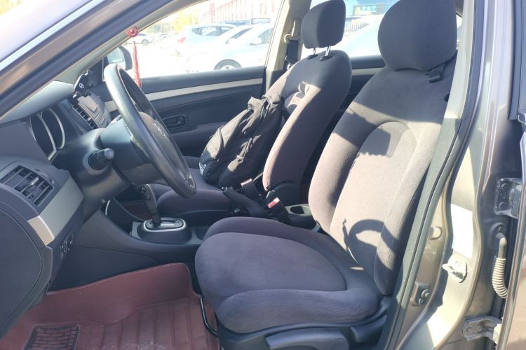 日产 轩逸 2016款 经典 1.6XE 自动领先版中控内饰19