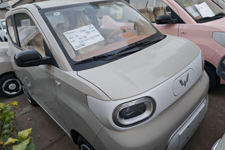 五菱汽车 宏光MINIEV 2024款 第三代 215km 青春版车身外观3