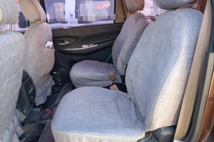 五菱汽车 五菱宏光 2019款 1.5L S舒适型国VI LAR中控内饰7004