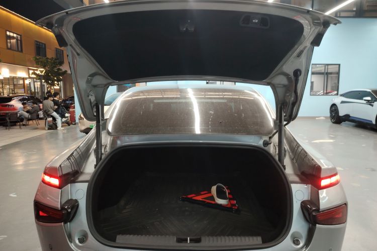 小鹏P7 2022款 480E+局部细节23