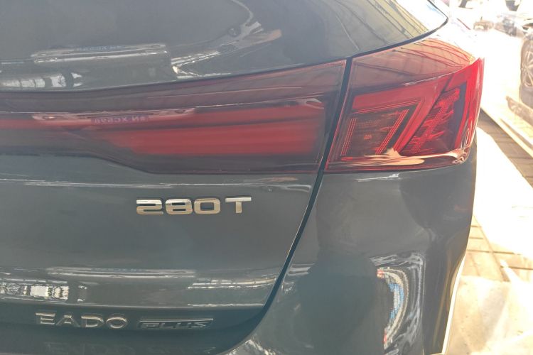 长安 逸动 2024款 PLUS 蓝鲸NE 1.4T GDI DCT高能版车身外观9