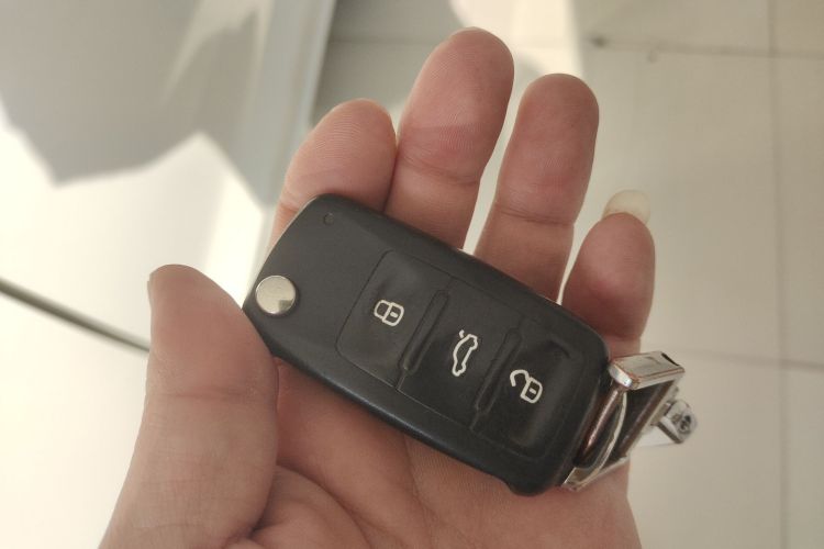 大众 捷达 2015款 质惠版 1.4L 手动时尚型中控内饰11