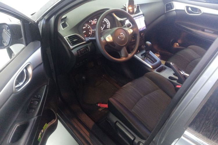 日产 轩逸 2021款 经典 1.6XE CVT舒适版中控内饰7003