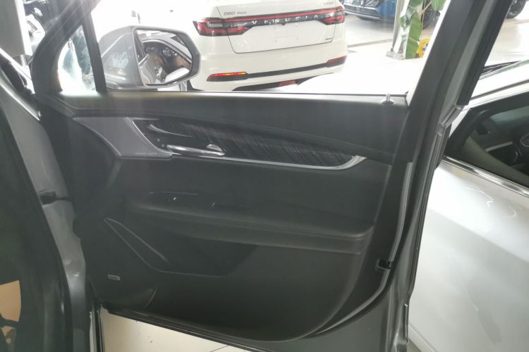 凯迪拉克XT6 2022款 2.0T 七座四驱豪华型中控内饰7005
