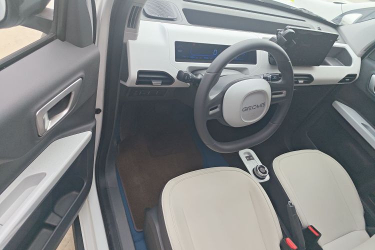 吉利银河 2024款 200km 熊猫骑士中控内饰20