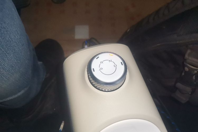 五菱汽车 宏光MINIEV 2024款 第三代 215km 青春版中控内饰18