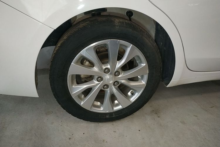 别克 阅朗 2019款 15T 双离合互联精英型 国V车身外观56