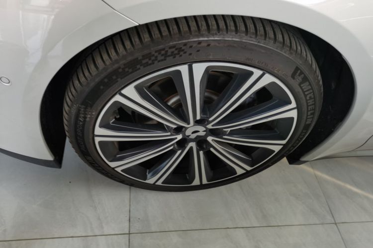 蔚来ET7 2024款 75kWh 行政版车身外观6007