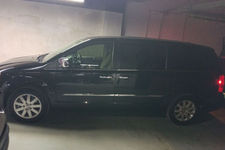 克莱斯勒 大捷龙(进口) 2014款 3.6L 舒适版车身外观4