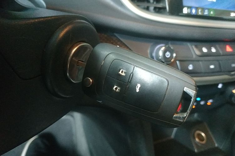 别克 英朗 2021款 改款 典范 1.5L 自动精英型中控内饰7001