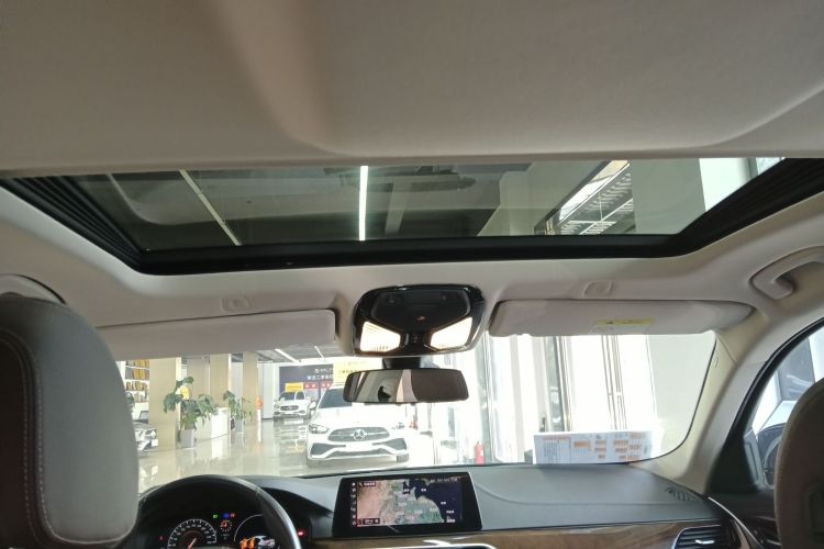 宝马5系 2019款 525Li 豪华套装中控内饰22