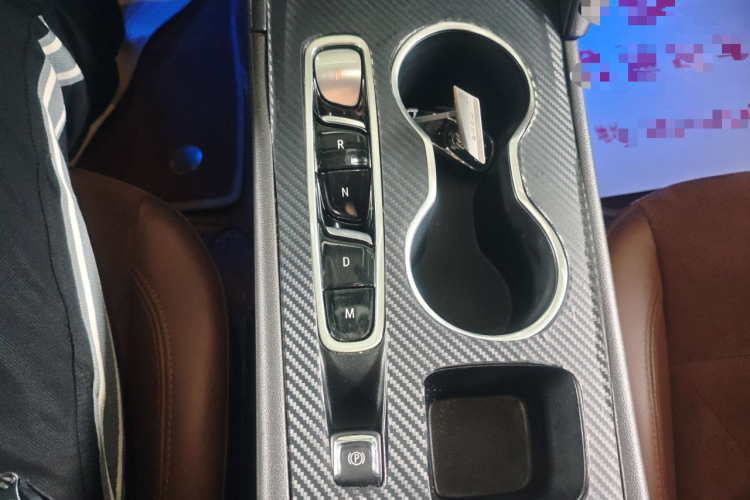 别克 君威 2020款 552T 豪华型中控内饰18