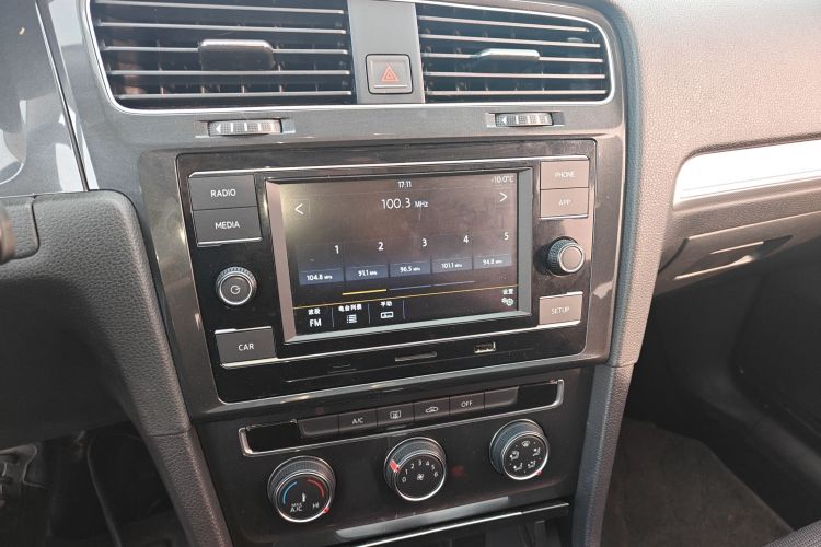 大众 高尔夫 2018款 230TSI 自动舒适型局部细节16