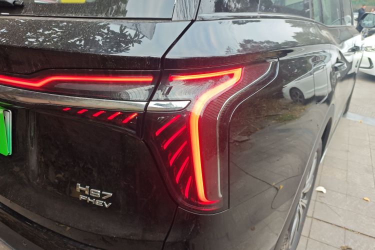 红旗HS7 PHEV 2025款 2.0T PHEV 四驱200万辆纪念版 6座车身外观6006