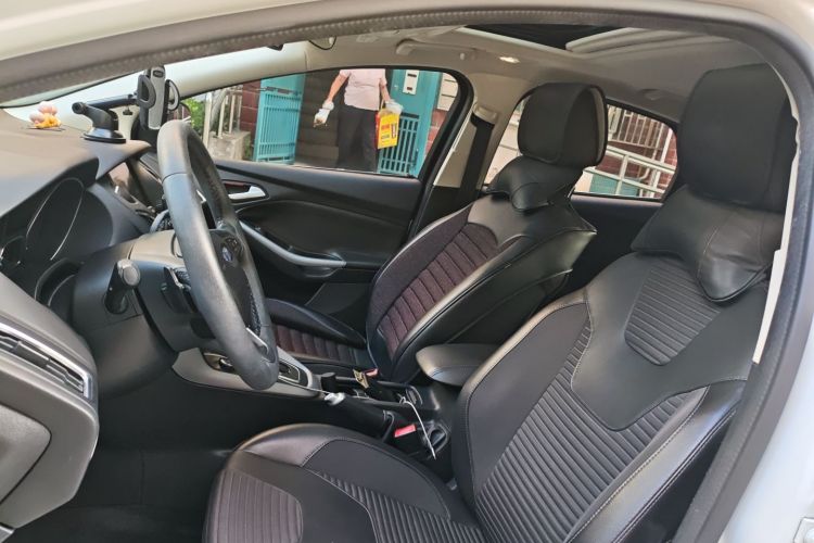 福特 福克斯 2017款 两厢 EcoBoost 180 自动运动型局部细节19