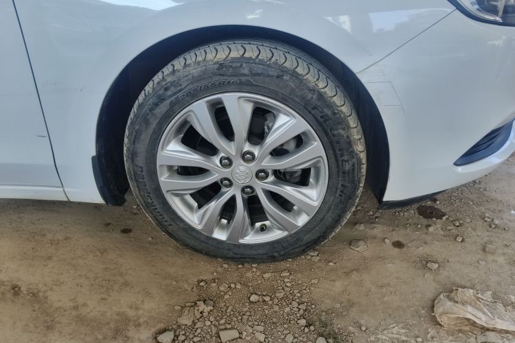 别克 英朗 2018款 15T 双离合精英型 国V车身外观10