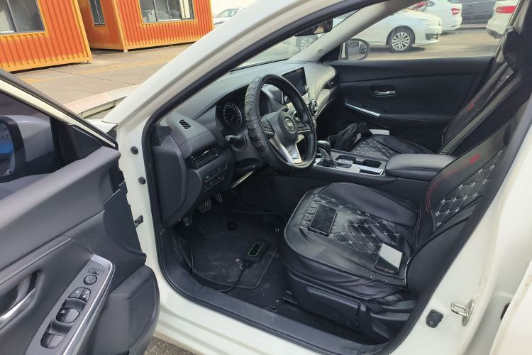 日产 轩逸 2020款 1.6L XL CVT智享版中控内饰7003