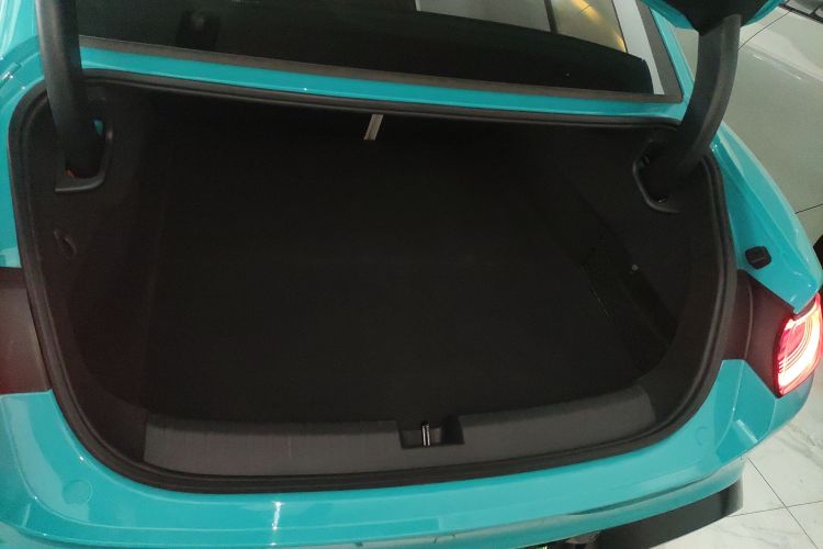 小米汽车 小米SU7 2024款 四驱超长续航高阶智驾Max版机舱底盘23