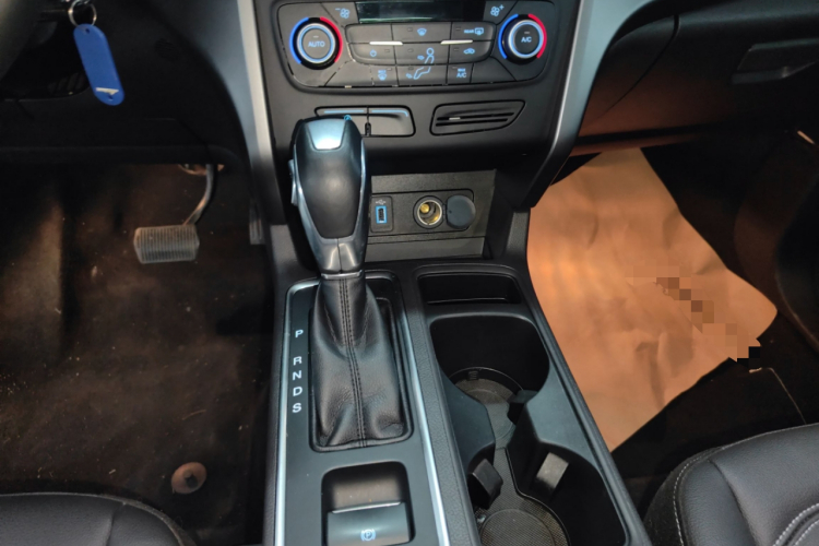 福特 翼虎 2019款 EcoBoost 180 两驱铂翼型 国VI中控内饰18