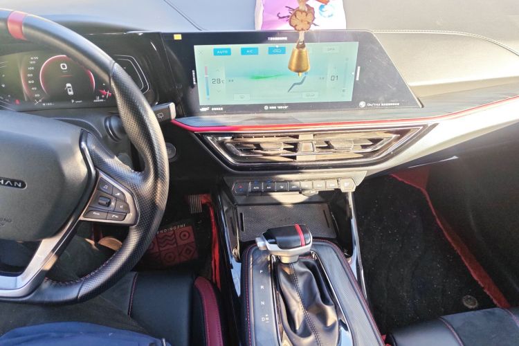 长安欧尚X5 2022款 1.5T DCT虎啸限定版中控内饰16