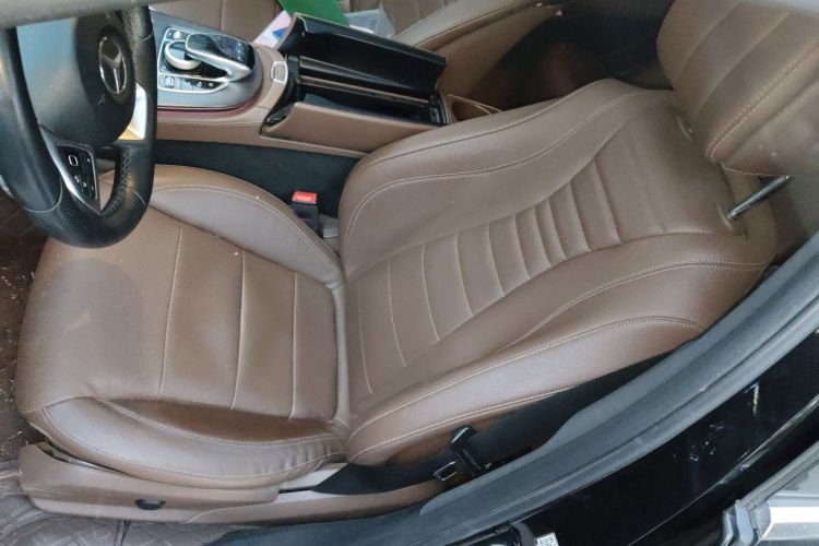 奔驰E级 2017款 E 300 L 运动豪华型局部细节19