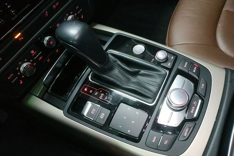 奥迪A7 2017款 40 TFSI 进取型中控内饰18