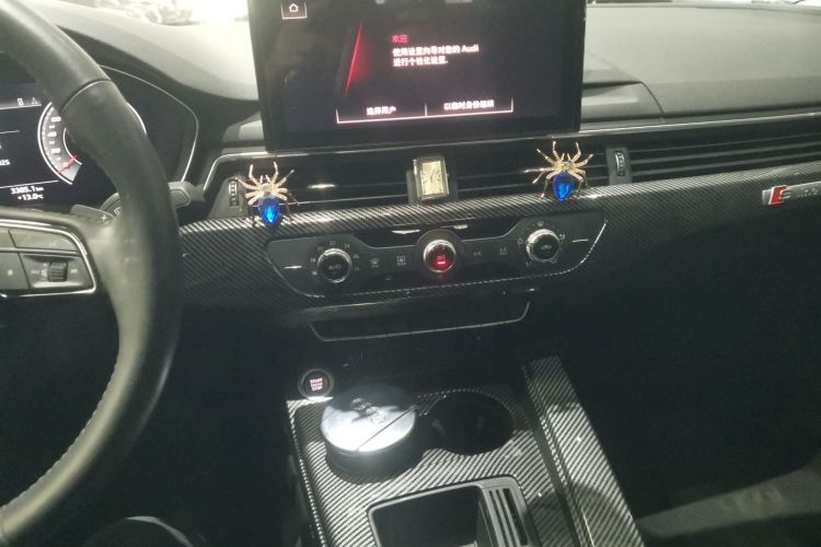 奥迪A4L 2020款 40 TFSI 时尚动感型中控内饰16
