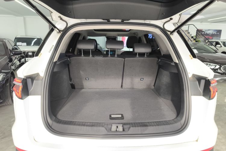 比亚迪 宋Pro 2019款 1.5T 自动豪华型机舱底盘23