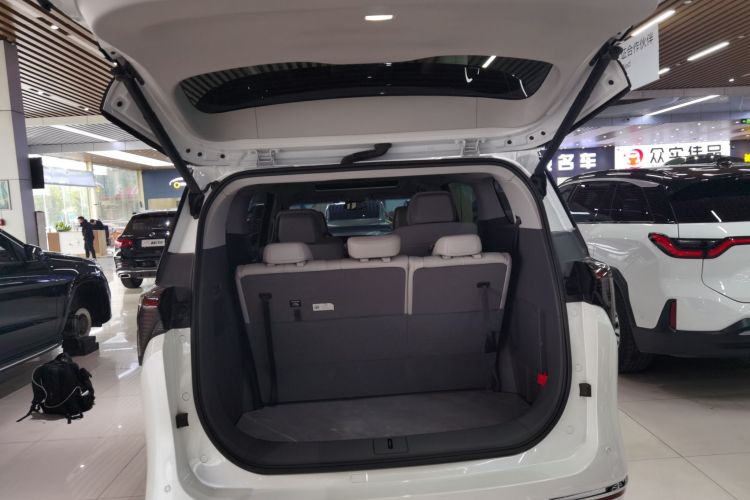 别克GL8 2025款 陆尊 智享版局部细节23