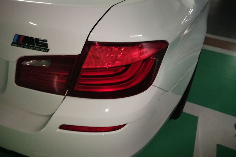 宝马M5 2012款 M5车身外观9