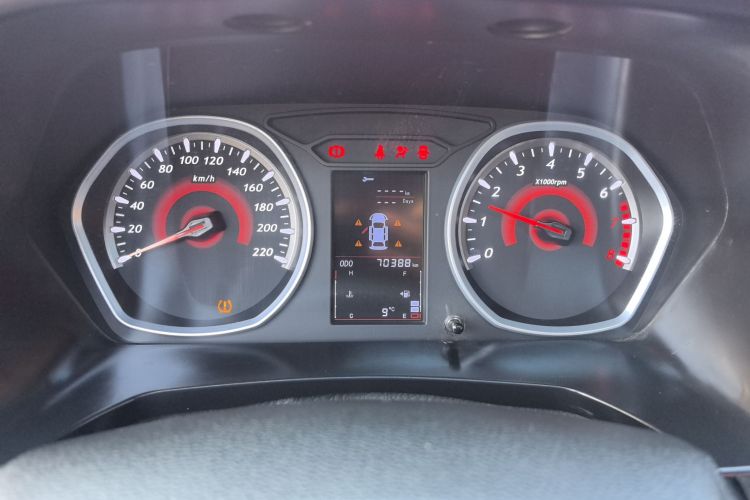 东南DX3 2018款 1.5T SRG 手动尊贵型中控内饰14