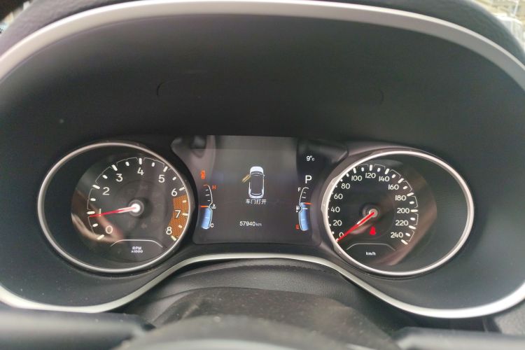 Jeep 指南者 2017款 200T 自动家享版中控内饰14