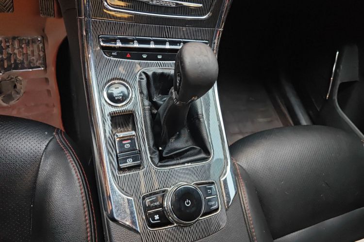 猎豹汽车 猎豹CS9 2017款 1.5L 手动风尚型中控内饰18