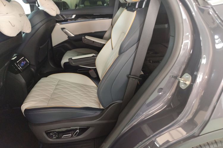 比亚迪 唐新能源 2022款 EV 635KM 四驱旗舰型中控内饰7004