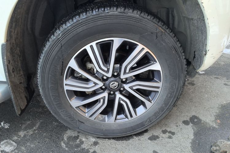 日产 途达 2020款 2.5L XL Upper 4WD 自动四驱豪华版车身外观10