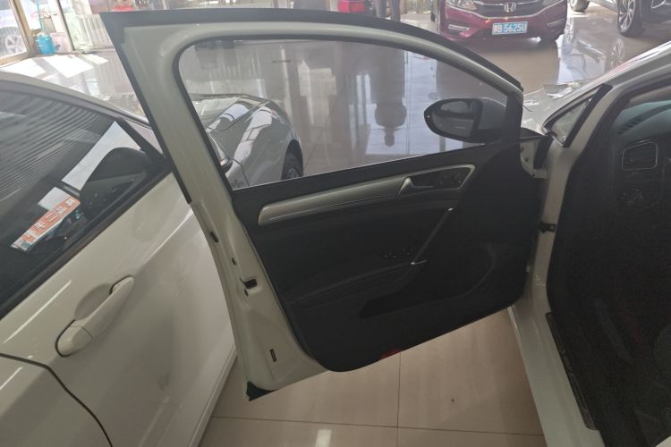 大众 高尔夫 2019款 280TSI DSG舒适型 国VI中控内饰7007