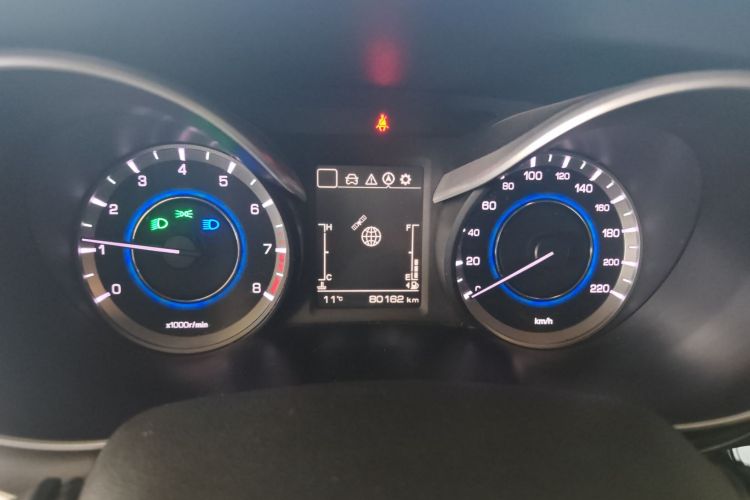 长安 逸动 2019款 高能版 1.6L GDI 手动先锋型 国VI中控内饰14