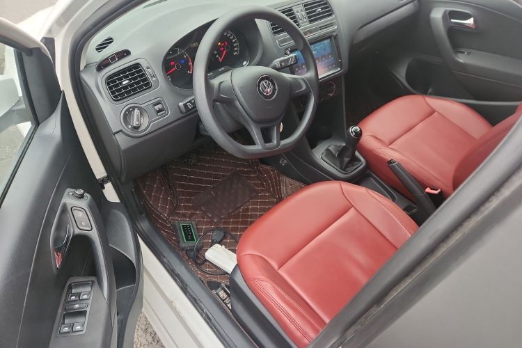 大众 Polo 2016款 1.4L 手动风尚型中控内饰20