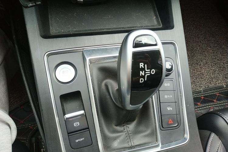 比亚迪 秦Pro 2020款 超越版 1.5TI 自动旗舰型中控内饰18