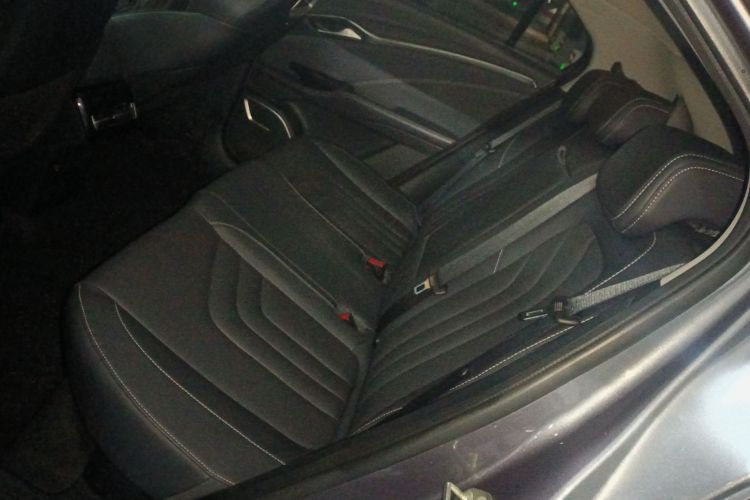 哪吒汽车 哪吒U 2021款 Pro 500 登月版中控内饰7004