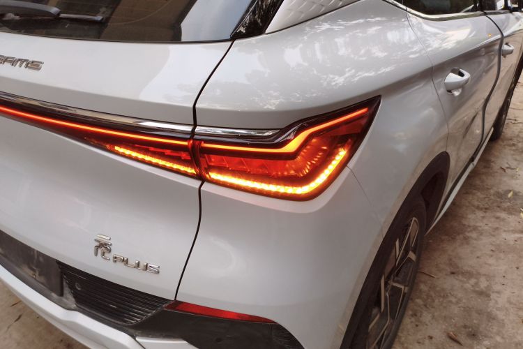 比亚迪 元PLUS 2022款 510KM 旗舰型车身外观9