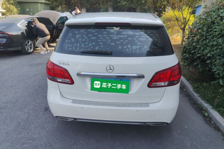 奔驰B级 2015款 B 200 动感型车身外观6