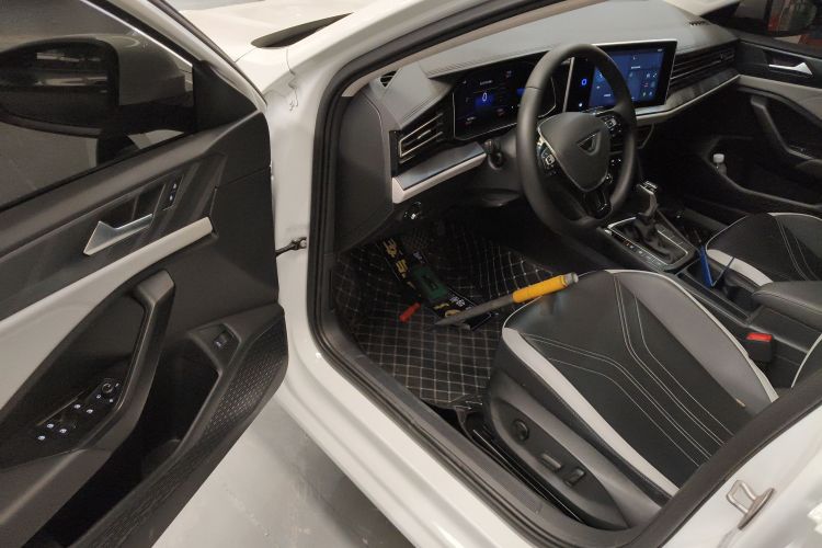 捷达VA7 2025款 1.4T 先到先得版中控内饰7003