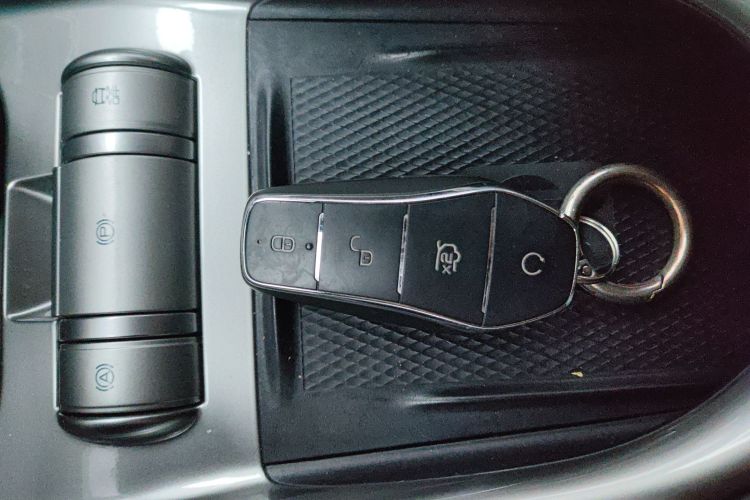 比亚迪 海豚 2021款 405km 时尚版中控内饰11