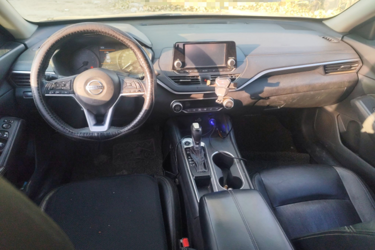 日产 天籁 2019款 2.0L XL 舒适版中控内饰7002