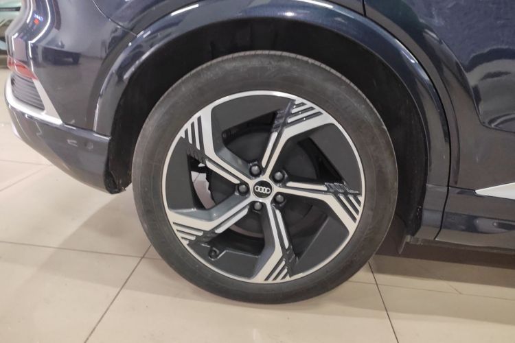 奥迪Q4 e-tron 2022款 40 e-tron 创境版车身外观6008