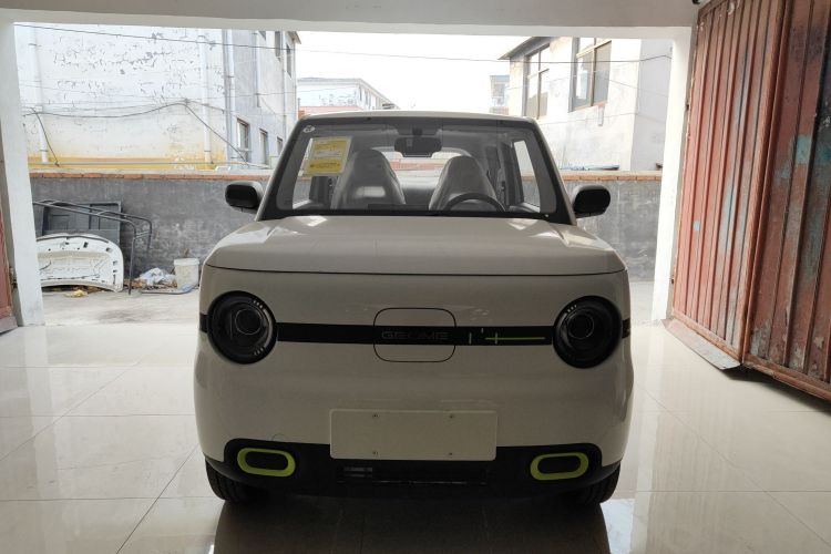 吉利银河 熊猫 2025款 210km 元气熊车身外观2