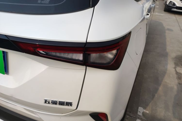 五菱汽车 五菱星辰 2021款 1.5T 手动星悦版车身外观9