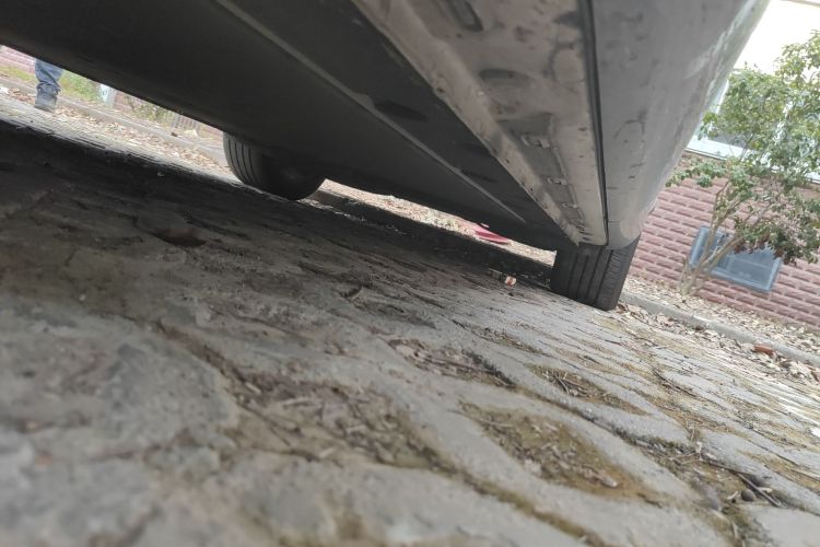 智己汽车 智己LS7 2023款 100kWh Lux后驱版局部细节9002